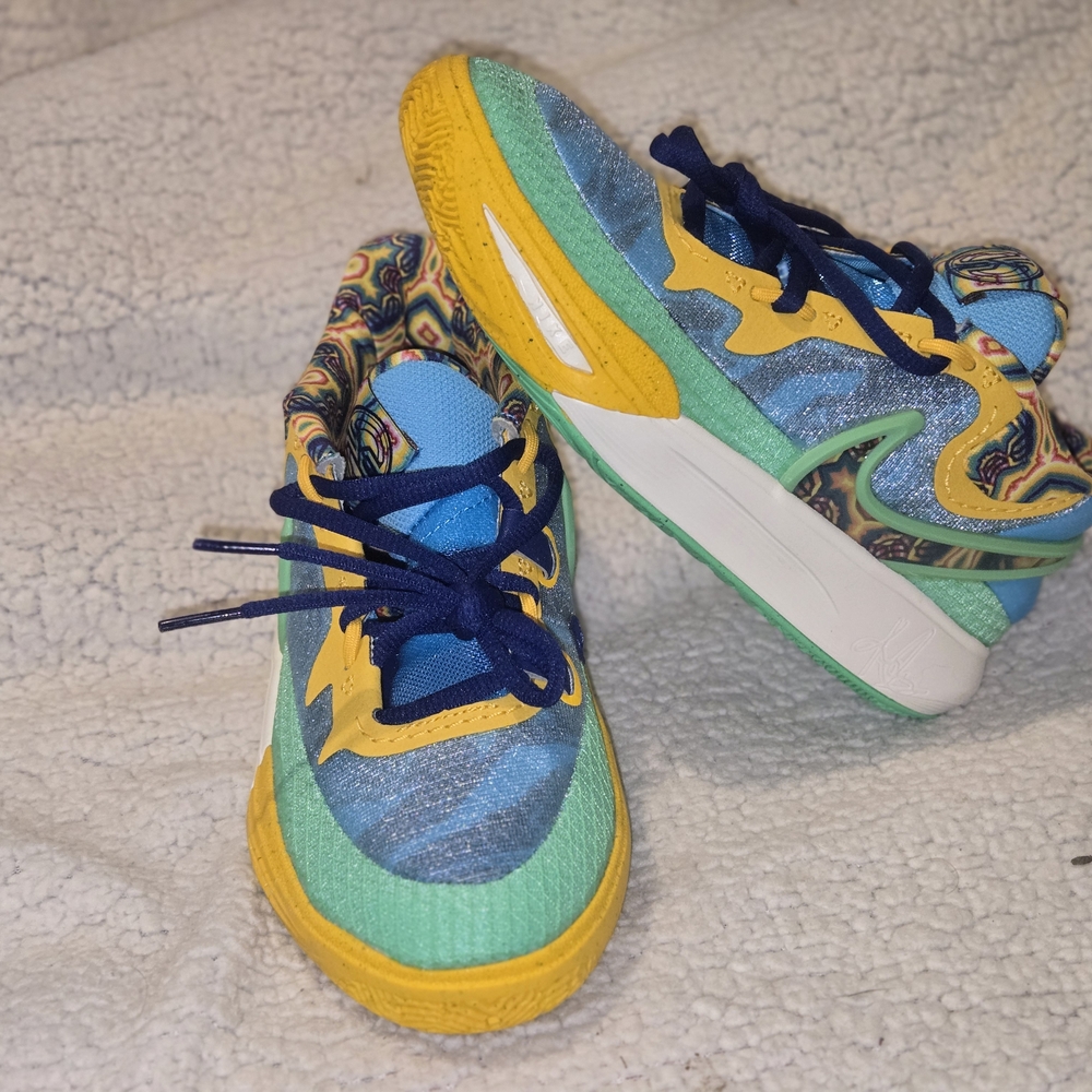Colorful Kids Nike Sneakers Size 3.5 New In Box